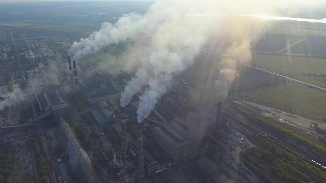 工业炼油厂站鸟瞰图。天然气行业背景视频素材