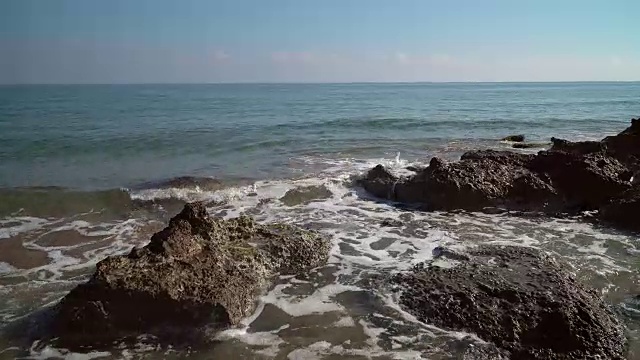 海，浪，浪花，岸。视频下载