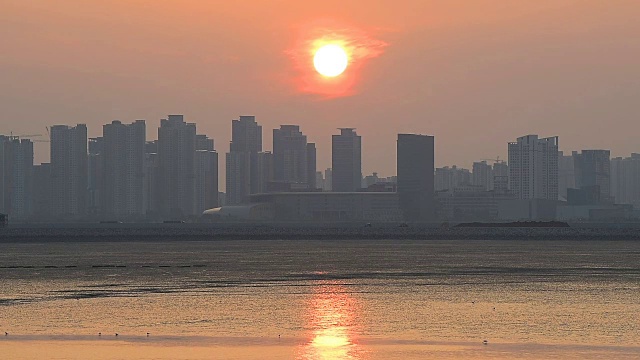 韩国首尔仁川市的日落视频素材