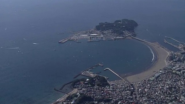 日本神奈川县相模湾，Enoshima, AERIAL视频素材