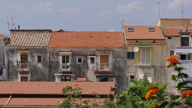 大码头的屋顶，索伦托，Costiera Amalfitana(阿马尔菲海岸)，联合国教科文组织世界遗产，坎帕尼亚，意大利，欧洲视频素材