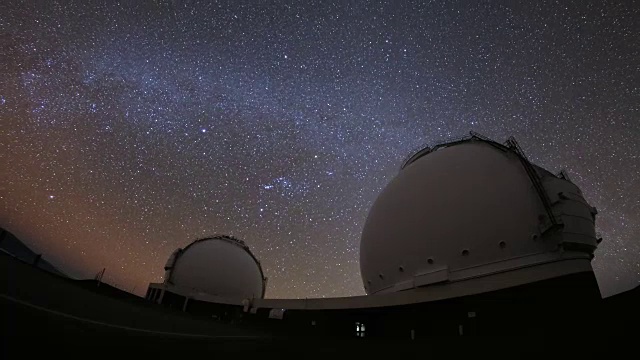 夜空天文台是太空探索的圆顶视频素材