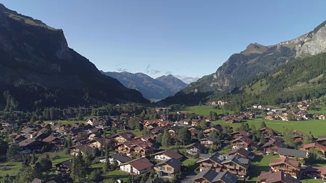 瑞士阿尔卑斯山宁静的乡村景色视频素材