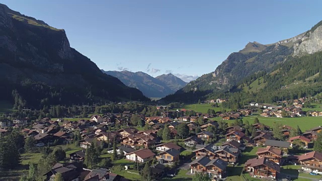 瑞士阿尔卑斯山宁静的乡村景色视频素材