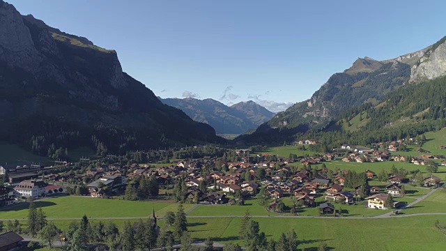 瑞士阿尔卑斯山宁静的乡村景色视频素材