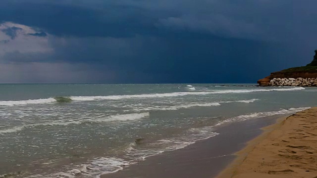 西西里岛海岸海面上的雷雨视频下载