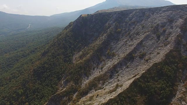 空中摄影:飞越高山高原视频素材