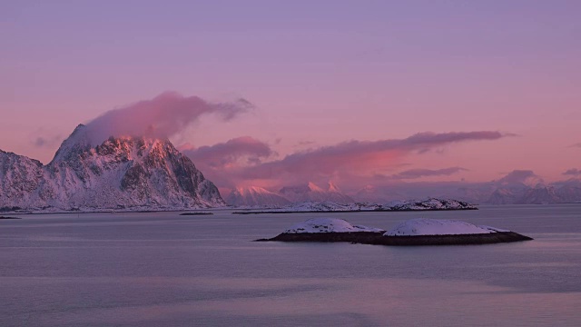 峡湾的冬季日落。时间流逝视频素材