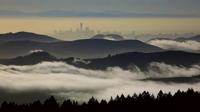 日出时的旧金山湾视频素材