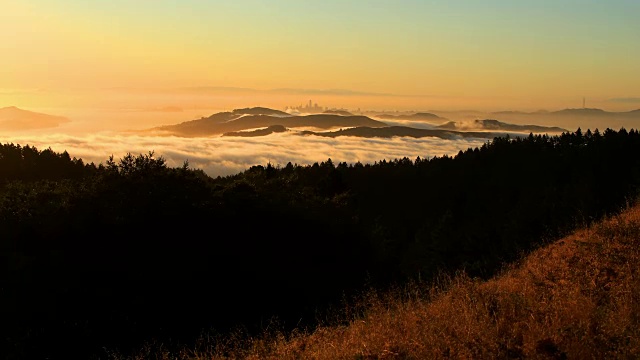 日出时的旧金山湾视频素材