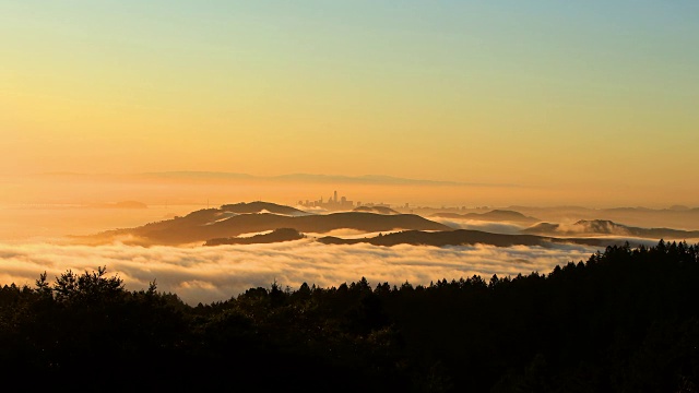 日出时的旧金山湾视频素材