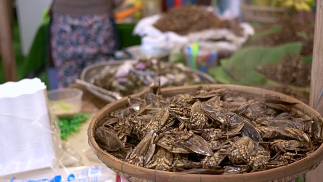 蒸虫，泰国传统食品视频素材