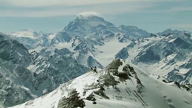 航拍阿根廷阿空加瓜山视频素材