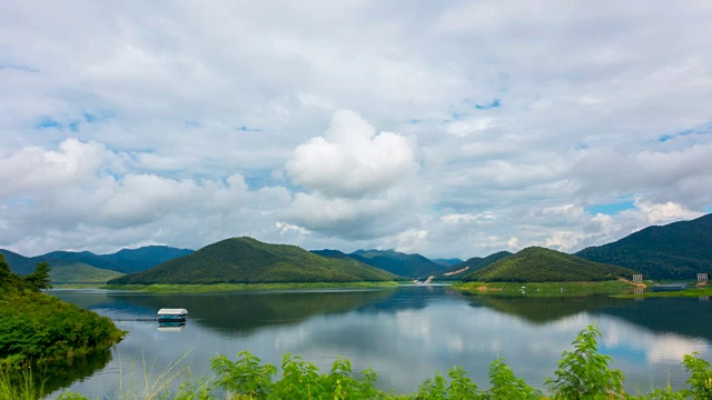 泰国清迈湄旷大坝上空4K吨/升云视频素材