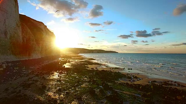 鸟瞰图诺曼底海岸线，塞纳河海事，法国视频素材