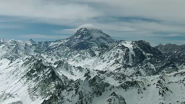 宏伟的阿空加瓜山在阿根廷视频素材