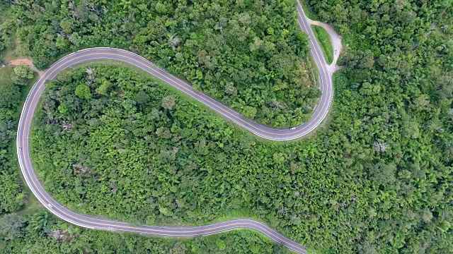 无人机:空中公路之旅视频素材