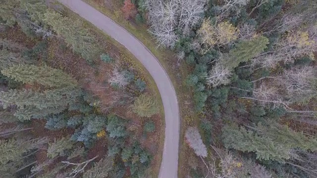 空中拍摄的乡村道路视频素材