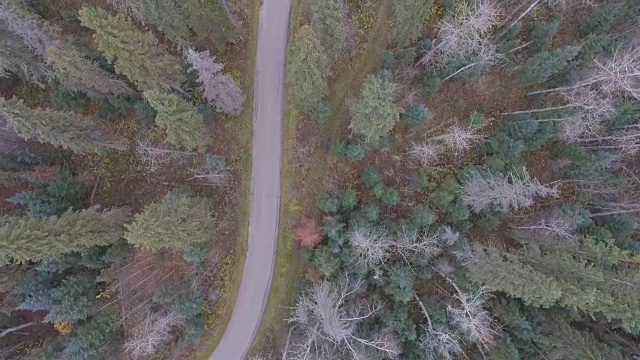 空中拍摄的乡村道路视频素材