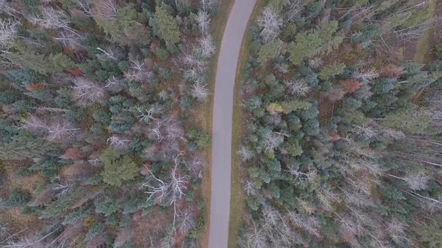 空中拍摄的乡村道路视频素材