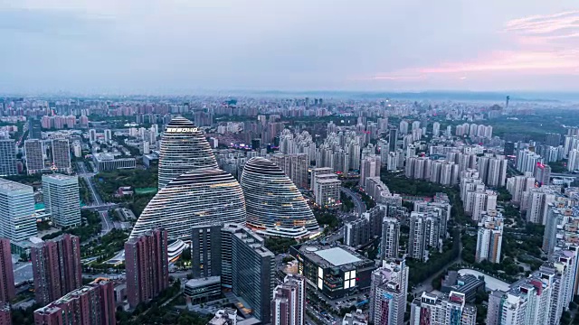 T/L WS ZI高架北京天际线，从白天到夜晚视频素材