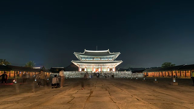 景福宫(韩国国宝223)中第233国宝景福宫(Geunjeongjeon)夜景视频素材