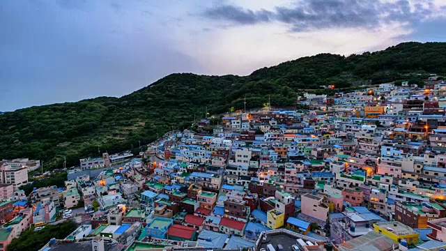 甘川文化村(著名旅游景点)昼夜观视频素材