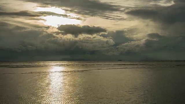 泰国苏拉特他尼苏梅岛纳松海滩的日落视频素材