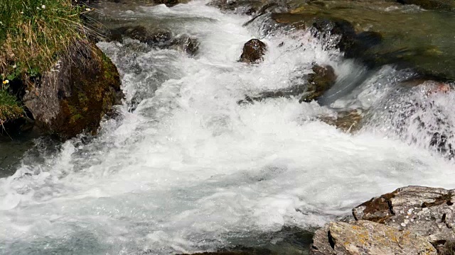 泡沫山河电影视频素材