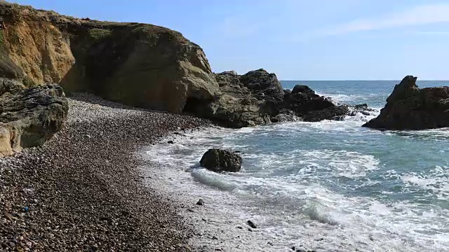 法国西海岸波涛汹涌的大海视频下载