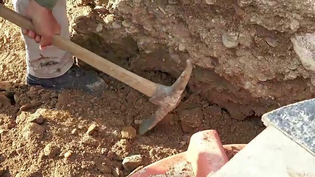 超高清工地手工挖掘手工作业，索尼4k拍摄视频素材