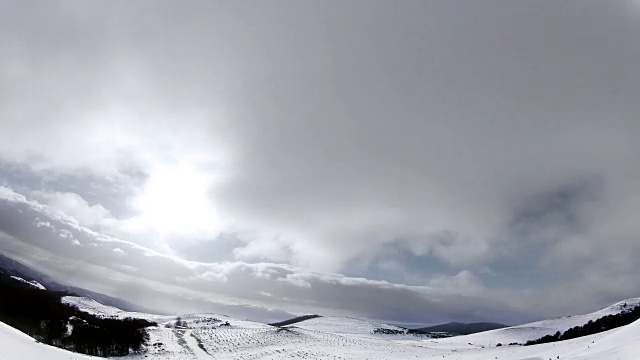 雪山和云的时间流逝，4k超高清库存视频视频素材