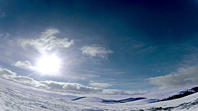 雪山和云的时间流逝，4k超高清库存视频视频素材