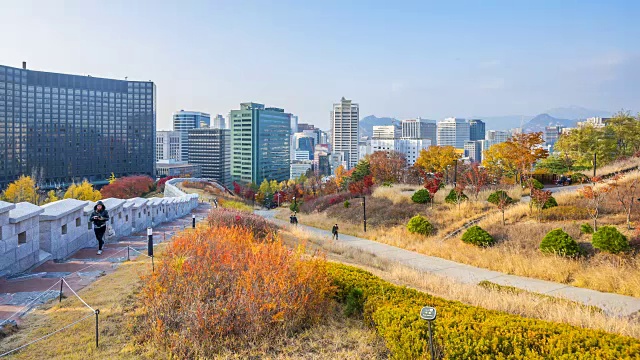 韩国首尔的秋天时光流逝视频素材