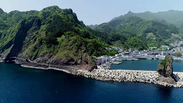 乌连岛东海坑港(韩国著名旅游目的地)鸟瞰图视频素材