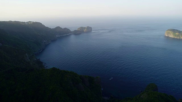 Jukdo岛和Gwaneumdo岛(韩国著名旅游景点)鸟瞰图视频素材