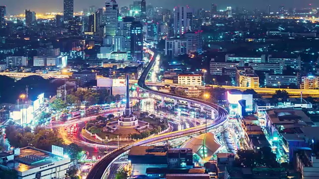 曼谷夜间交通环形路延时4k，右平移。视频素材