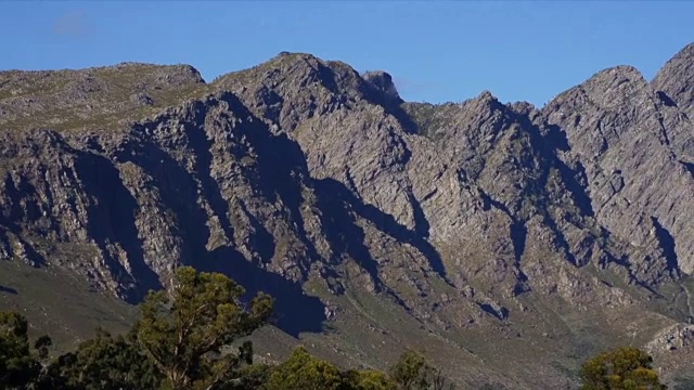 WS PAN Franschhoek和来自Franschhoek Pass / Franschhoek/ west Cape/南非的Berg河谷视频素材