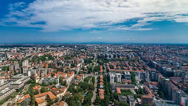 米兰商圈附近住宅建筑的鸟瞰图视频素材