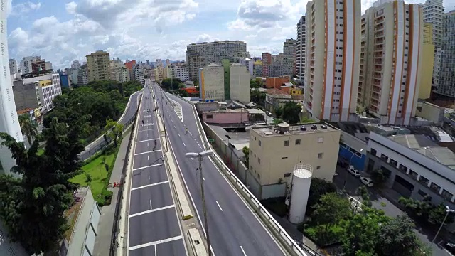 飞越Minhocao高架桥，São Paulo，巴西视频素材