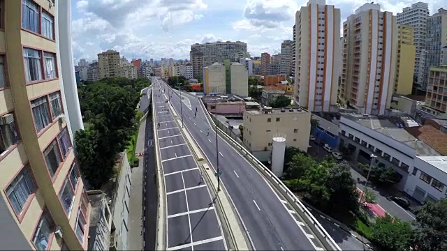 飞越Minhocao高架桥，São Paulo，巴西视频素材