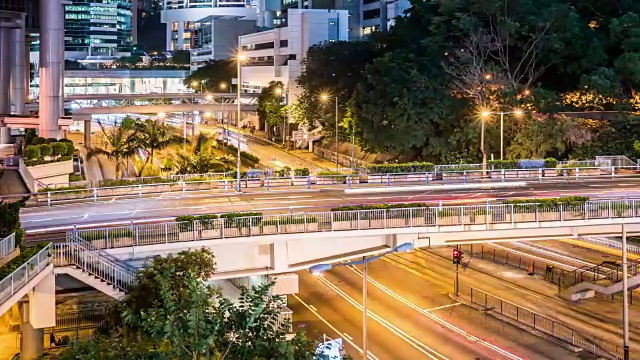 T/L WS PAN View of Rush Hour Traffic at Night /香港，中国视频素材