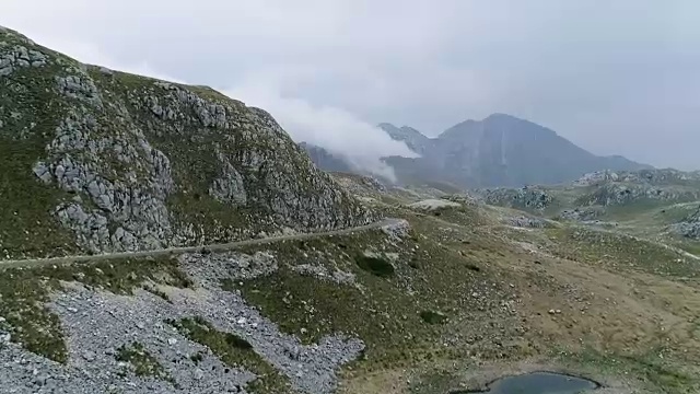 山道鸟瞰图视频素材