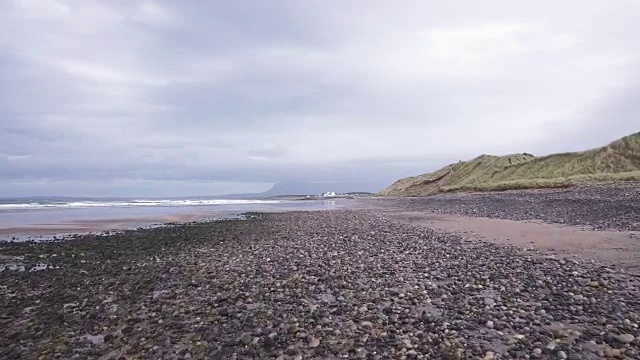 多尼戈尔海滩航拍在一个暴风雨的下午在爱尔兰视频素材