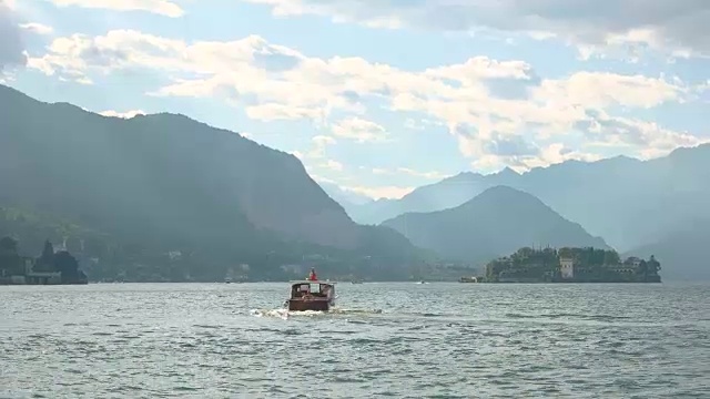 马焦雷湖和山脉。视频素材