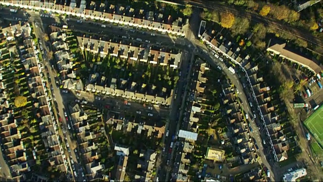 英国伦敦郊区住宅区鸟瞰图视频素材