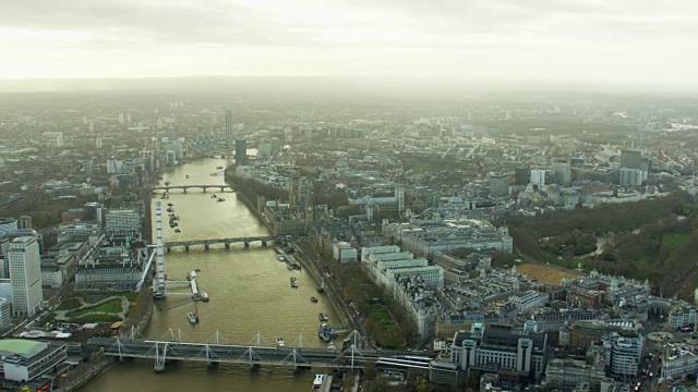 英国伦敦泰晤士河鸟瞰图视频素材