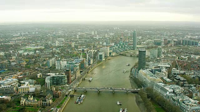 英国伦敦泰晤士河鸟瞰图视频素材