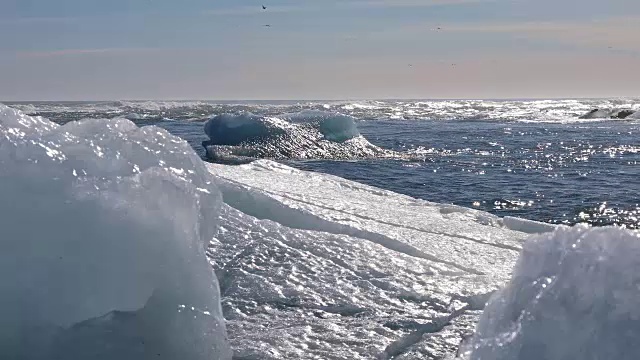 冰山漂向海洋视频素材