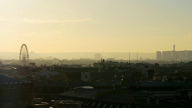 法国日落巴黎著名的老佛爷画廊屋顶城市全景4k视频素材